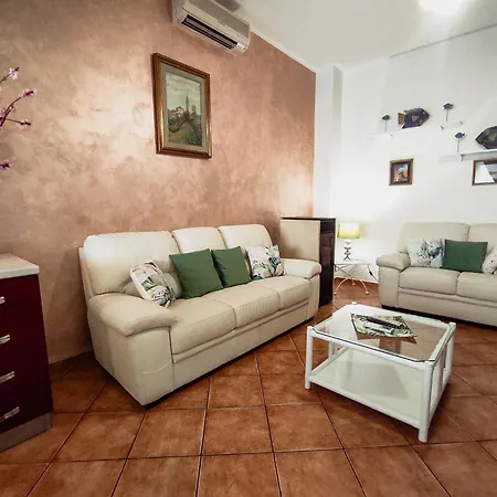 Casa Giulia Al Centro Di Codice Iun P4011 * Olbia